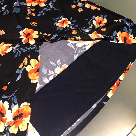 Beautiful dress. Great condition.Like new - Picture 4 of 5